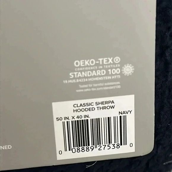 UGG Sherpa Hooded Throw - Picture 5 of 5